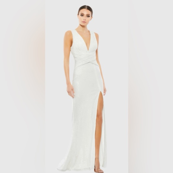 Dresses & Skirts - 💃🏽IEENA for MAC DUGGAL V-Neck Sequin Wrap Waist Gown. Color: White. Size: 10